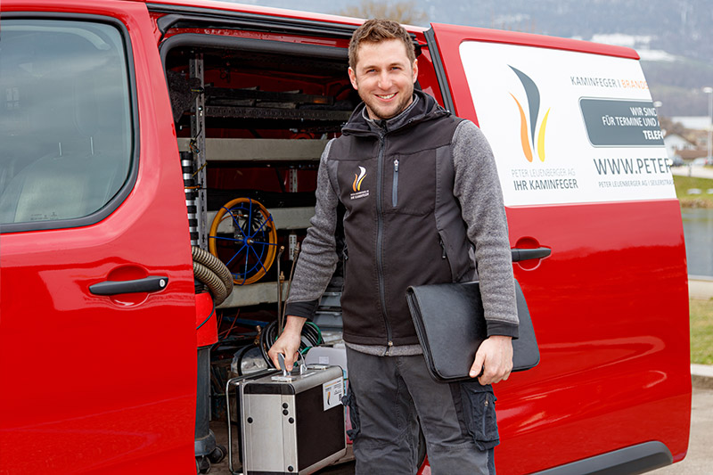 Nick Leuenberger mit Auto